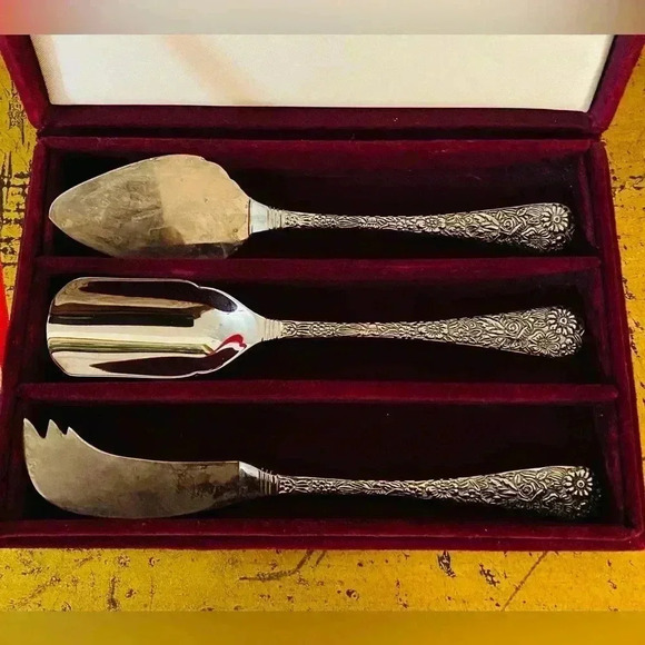 Godinger American Silversmith Serveware 3 Piece Collection in Velvet Box - Picture 3 of 9